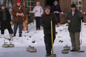 Picture of curling on Drumore Pond, 10 January 2010, 22KB